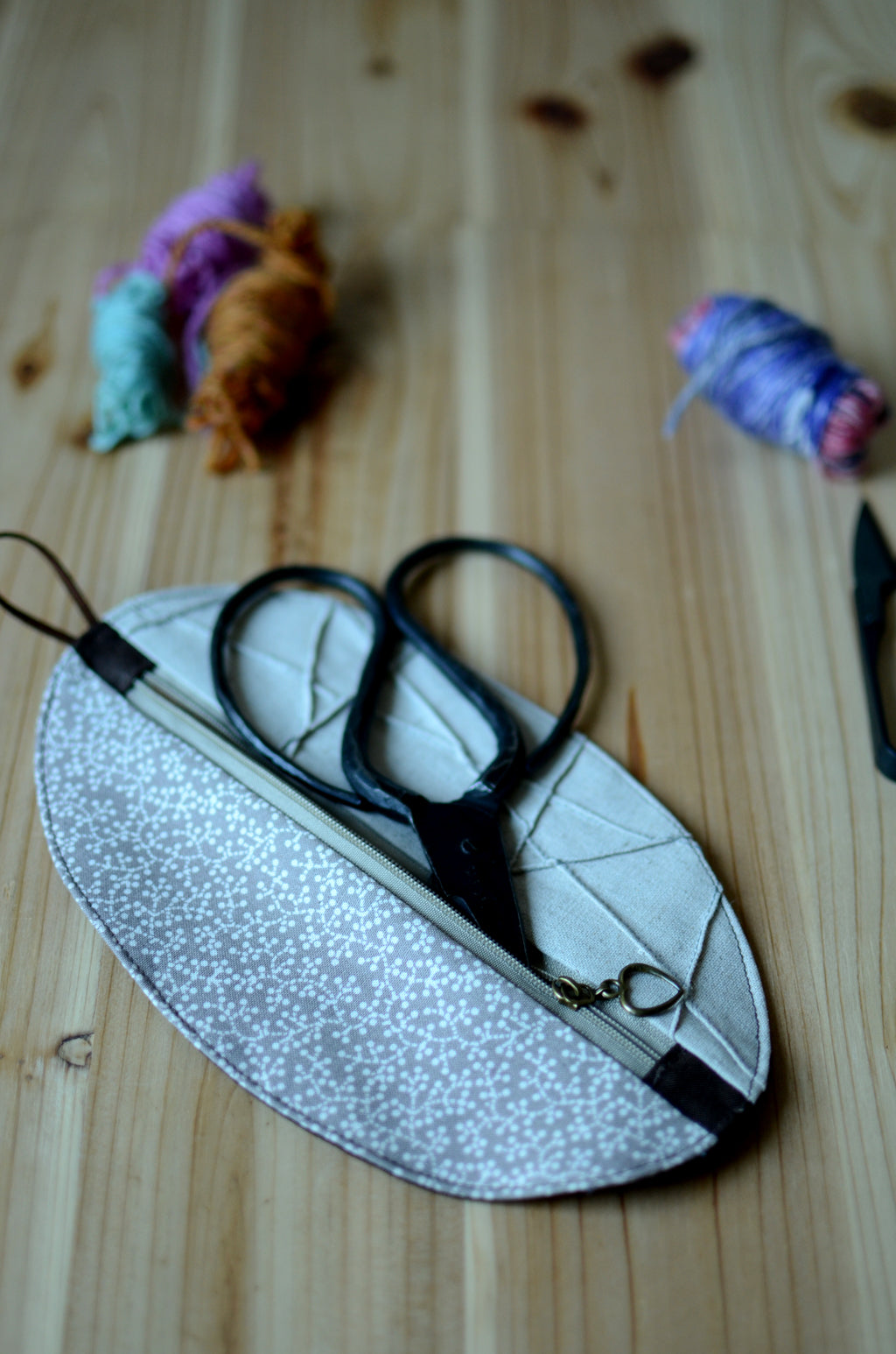 Notion pouch for scissors and knitting accessories