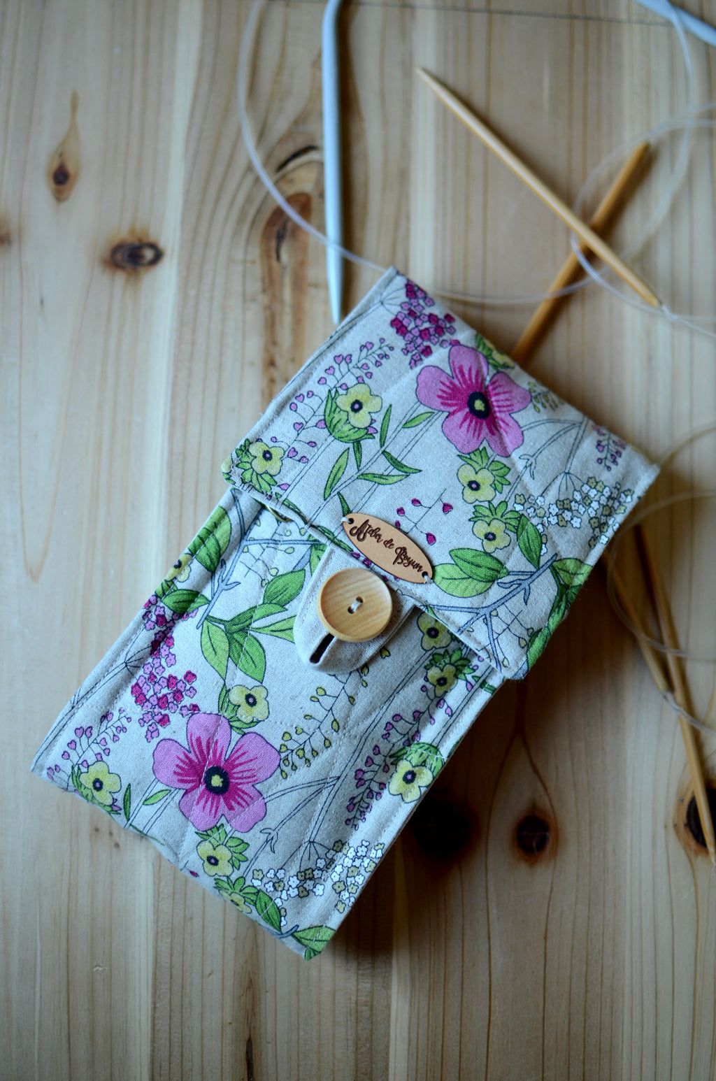 Knitting needle storage for Circular needles with notion zipper pocket