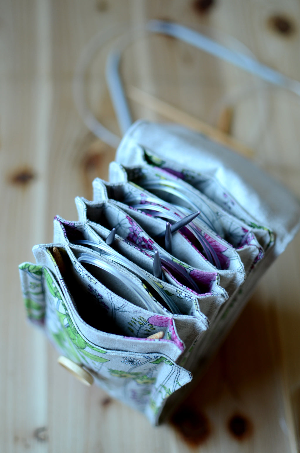 Knitting needle storage for Circular needles with notion zipper pocket