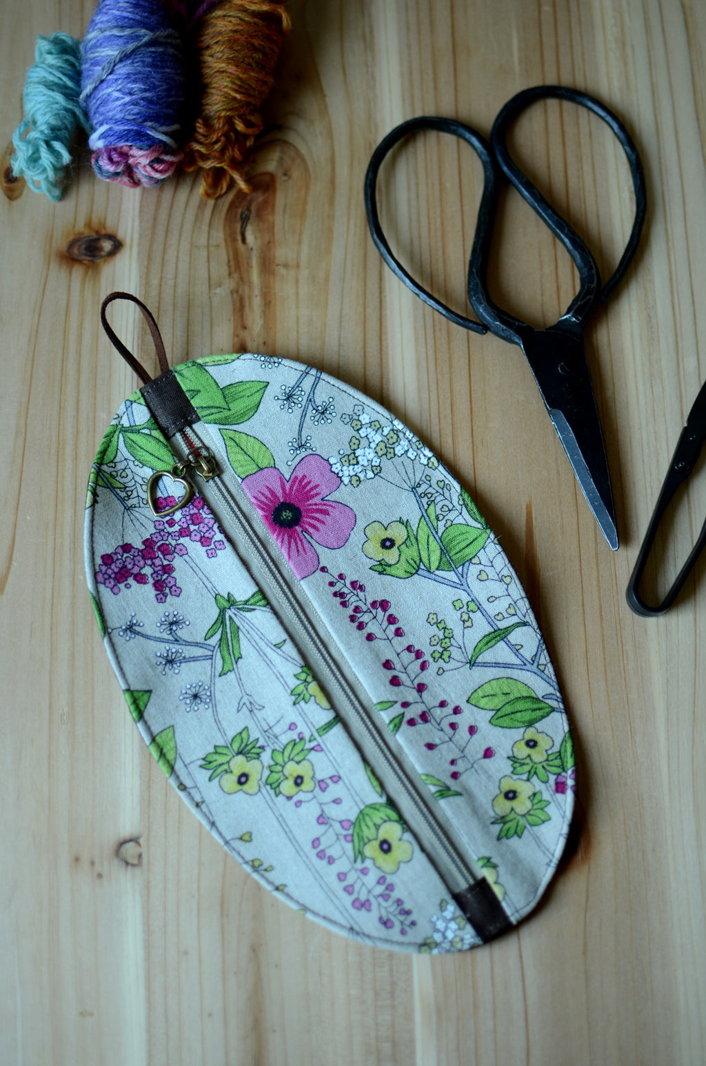 Notion bag for knitting crochet accessories