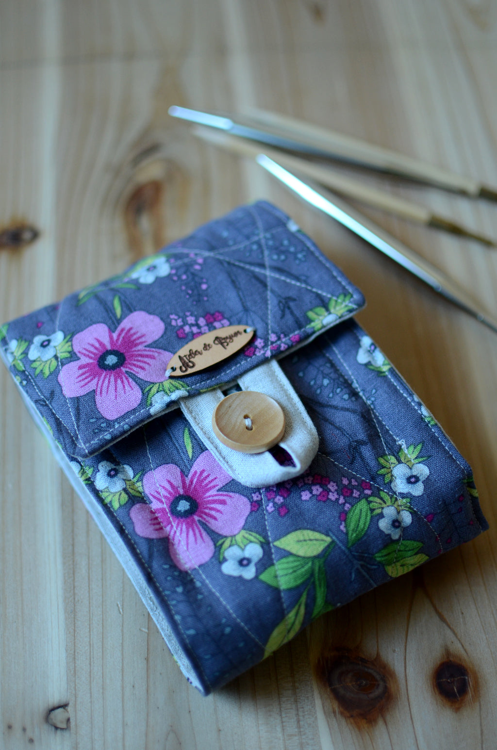 Knitting needle case for Interchangeable knitting needle set