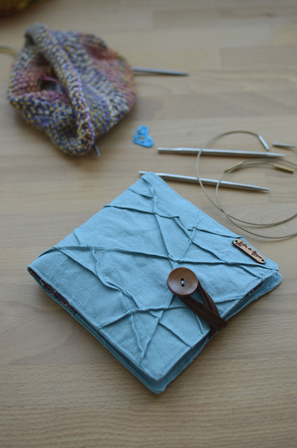 Perfect summer vaction knitting needle case with style: great for full set of interchangeable needles