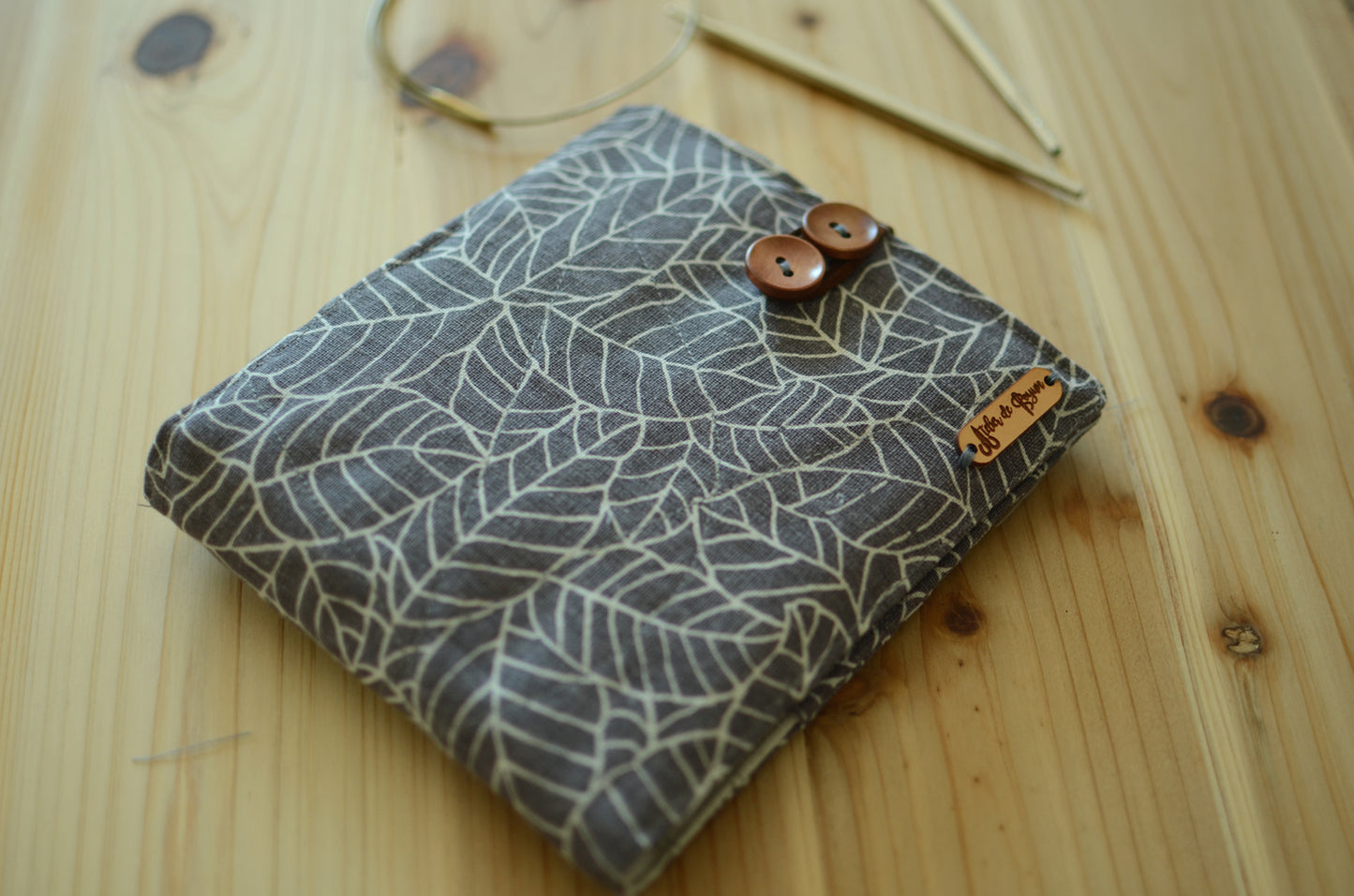 knitting needle organizer for interchangeable needle sets/ print on linen