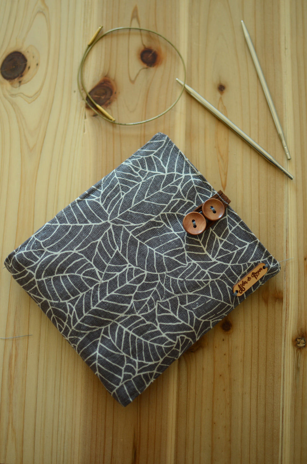 knitting needle organizer for interchangeable needle sets/ print on linen