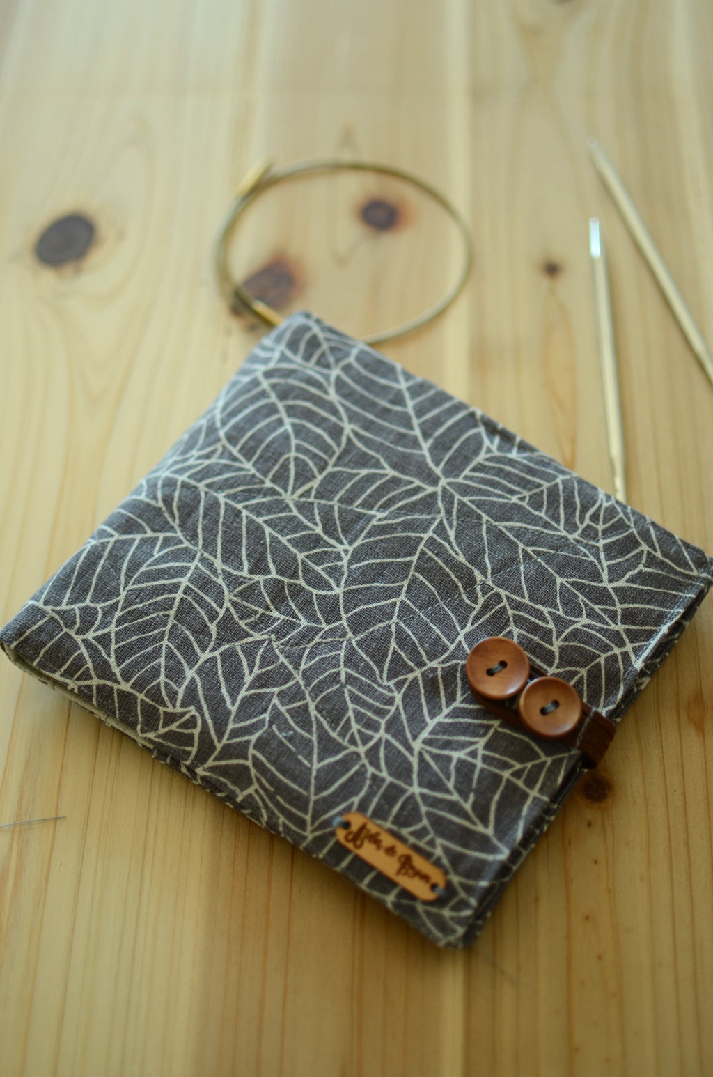 knitting needle organizer for interchangeable needle sets/ print on linen