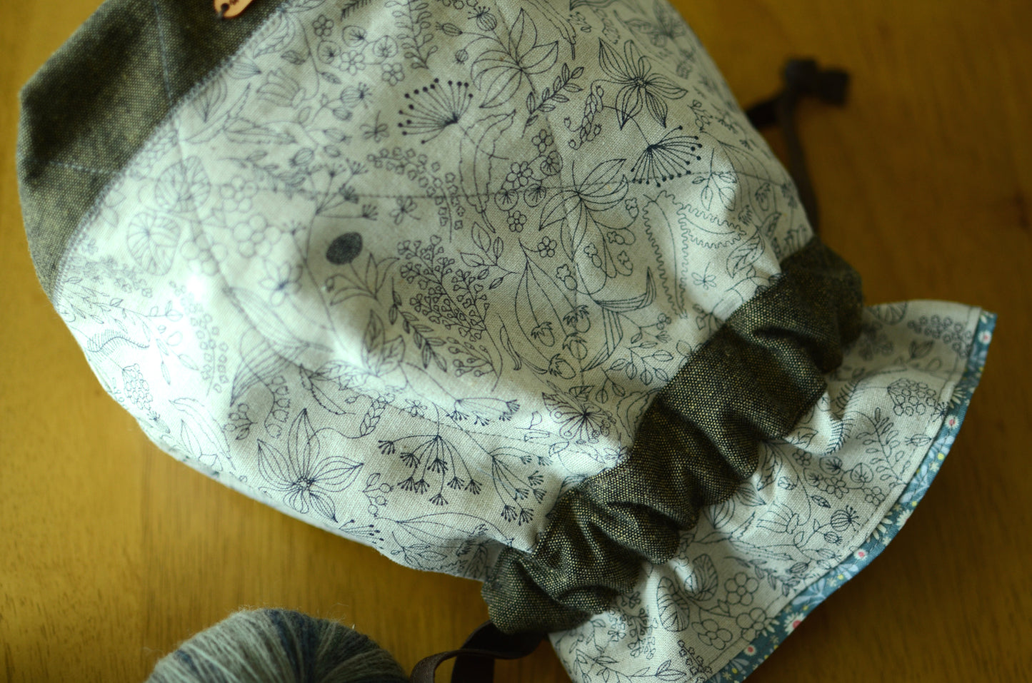 Project bag/ print on natural linen/ zipper pocket for accessories/ Print on Linen