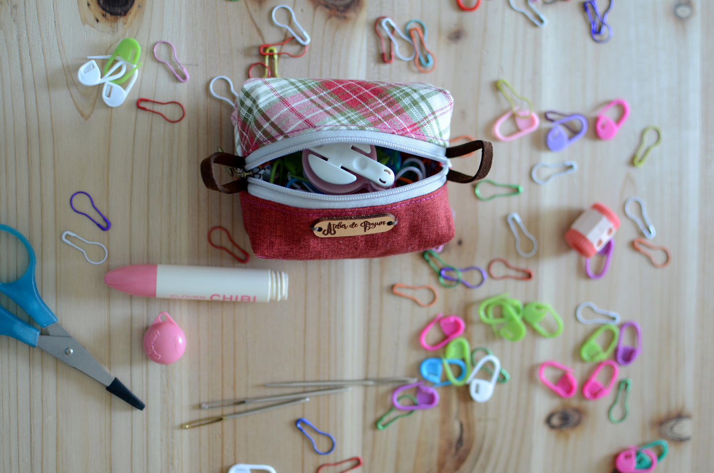 Perfect stitch marker/ progress keeper/ mini scissors pouch / Holiday check