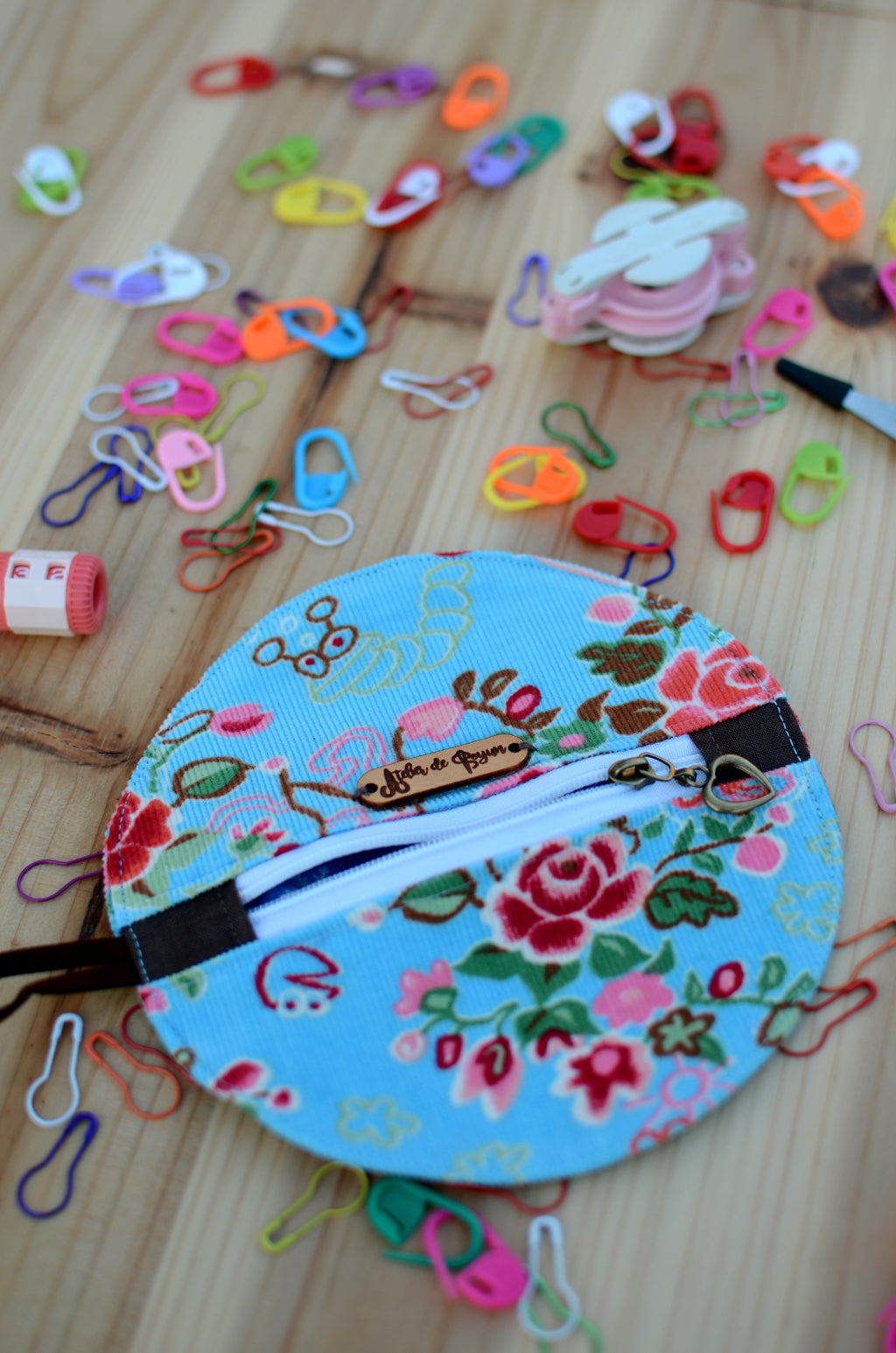 Perfect for gift exchange, stocking stuffer, and self-gifting / Mini zipper case