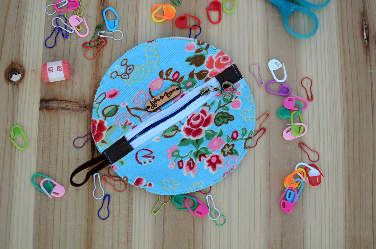 Perfect for gift exchange, stocking stuffer, and self-gifting / Mini zipper case