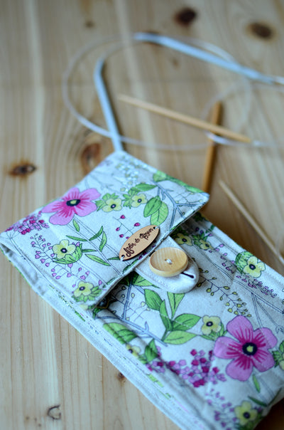 Knitting needle storage for Circular needles with notion zipper pocket