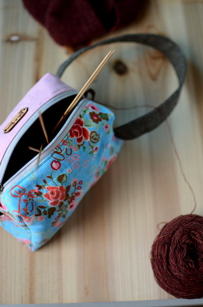 Small project bag for easy commuting/ light pink with festive floral