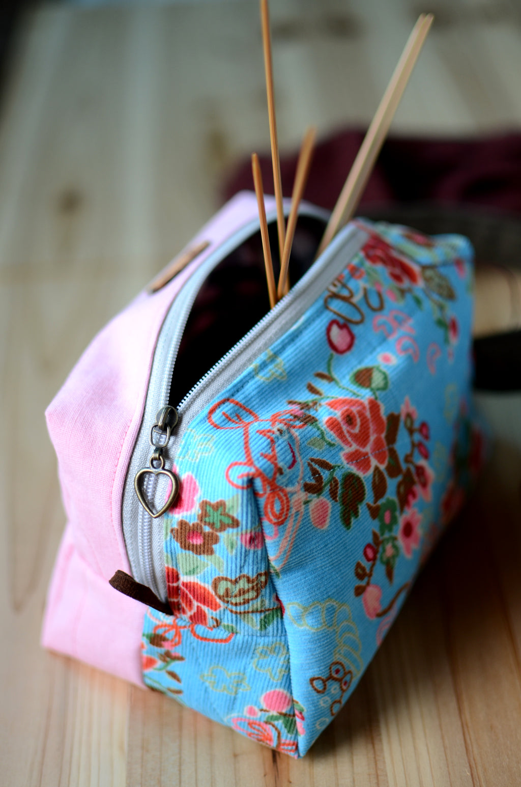 Small project bag for easy commuting/ light pink with festive floral