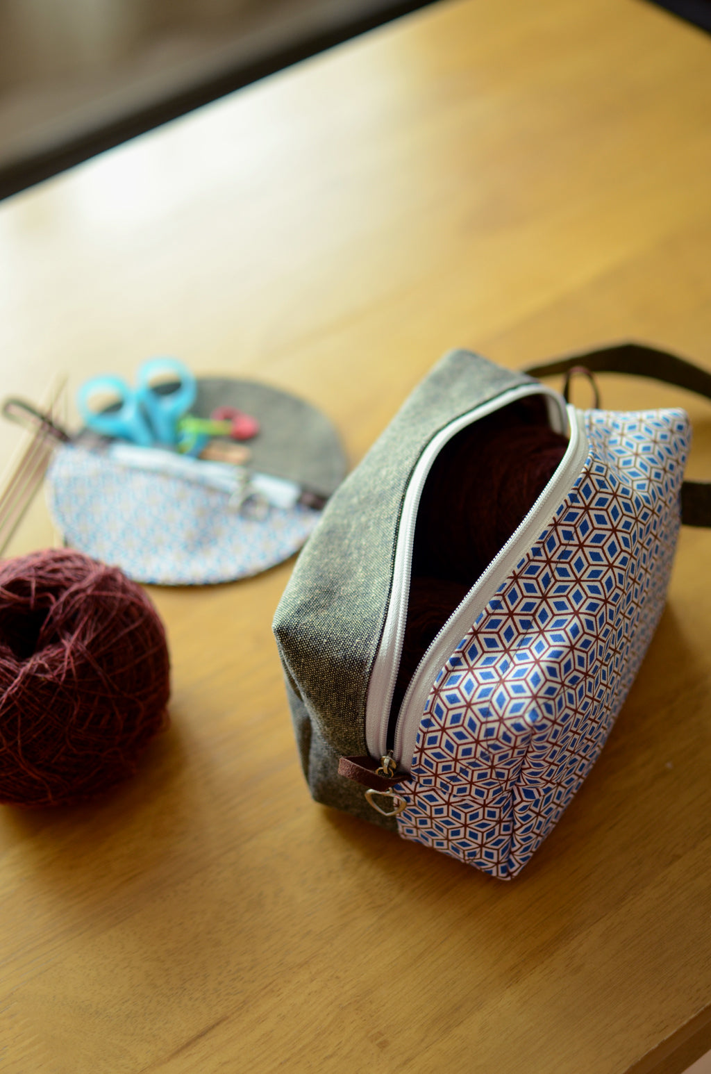 Compact project bag for small knitting crochet project