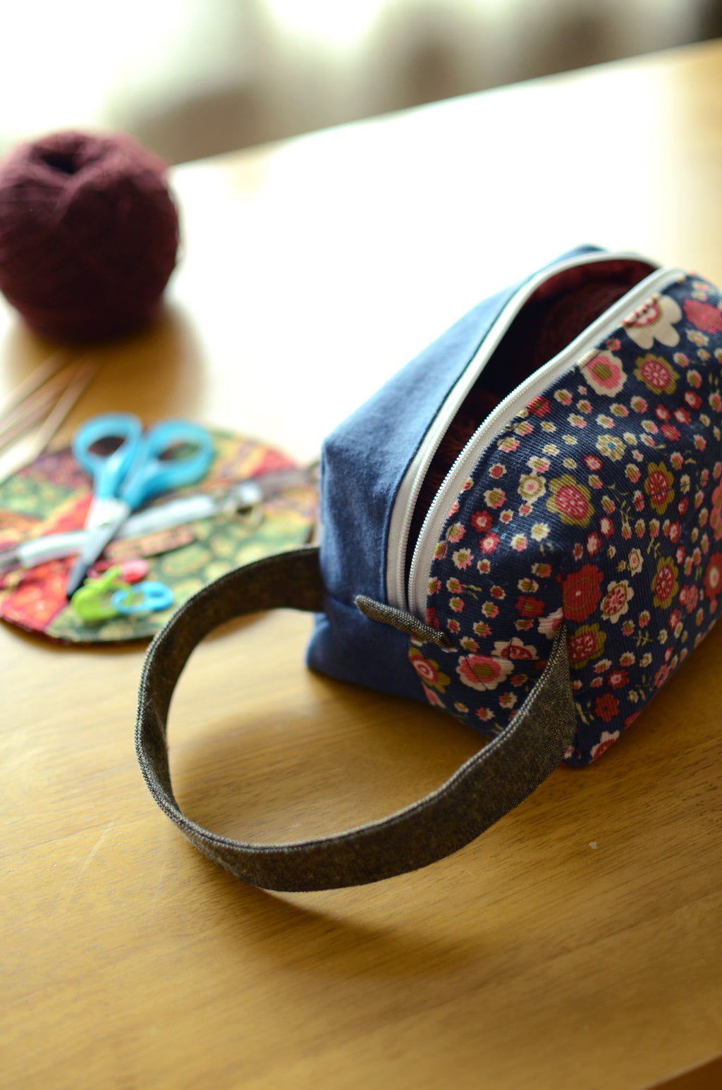 Knitting Project Bag with handle