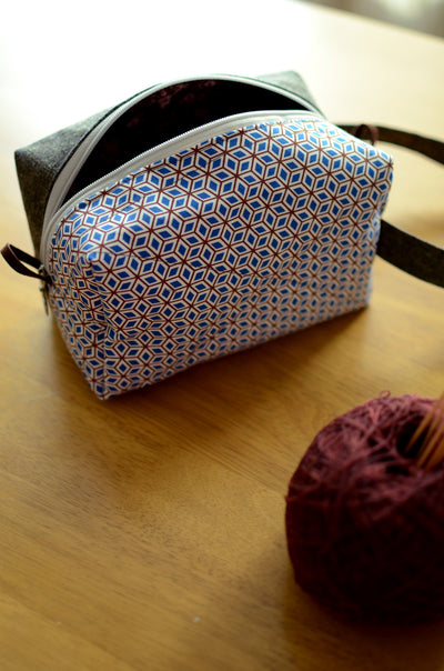 Compact project bag for small knitting crochet project