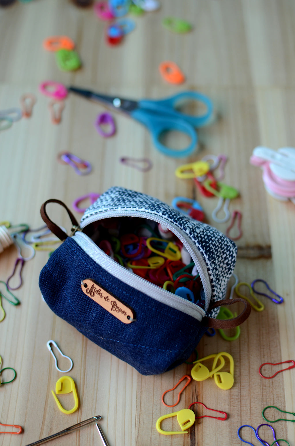 Stitch marker case/ gift idea for knitters and crochet lovers/ midnight blue