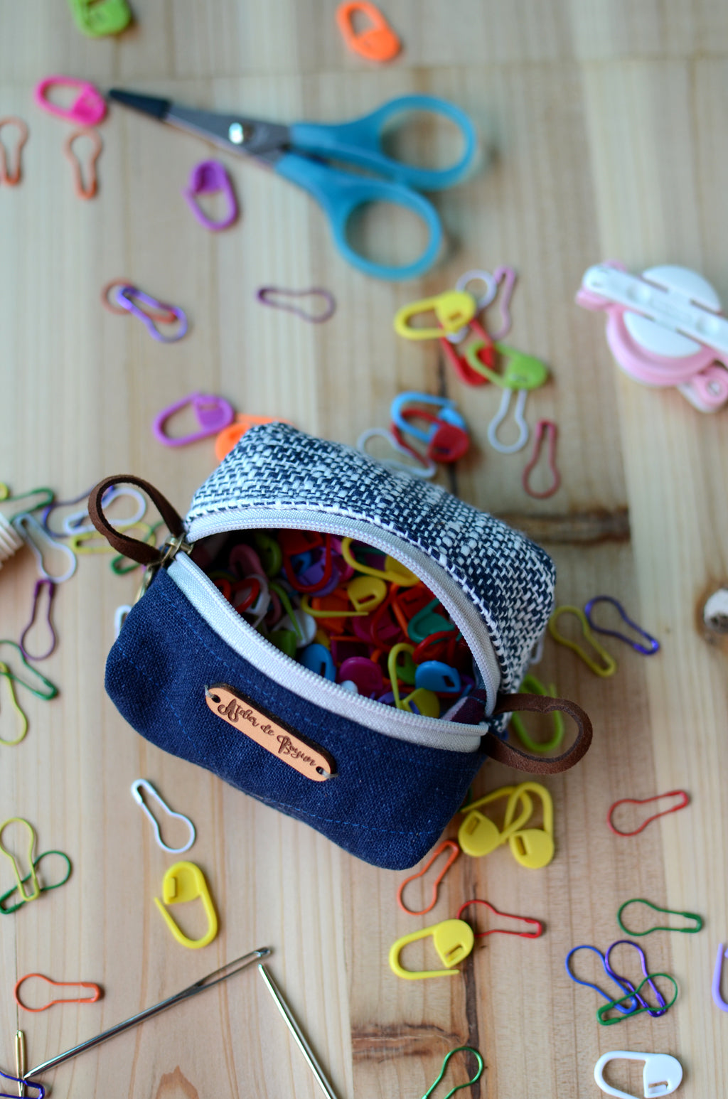Crochet Knitting Accessories Kit Case Box Stitch Markers Stitch