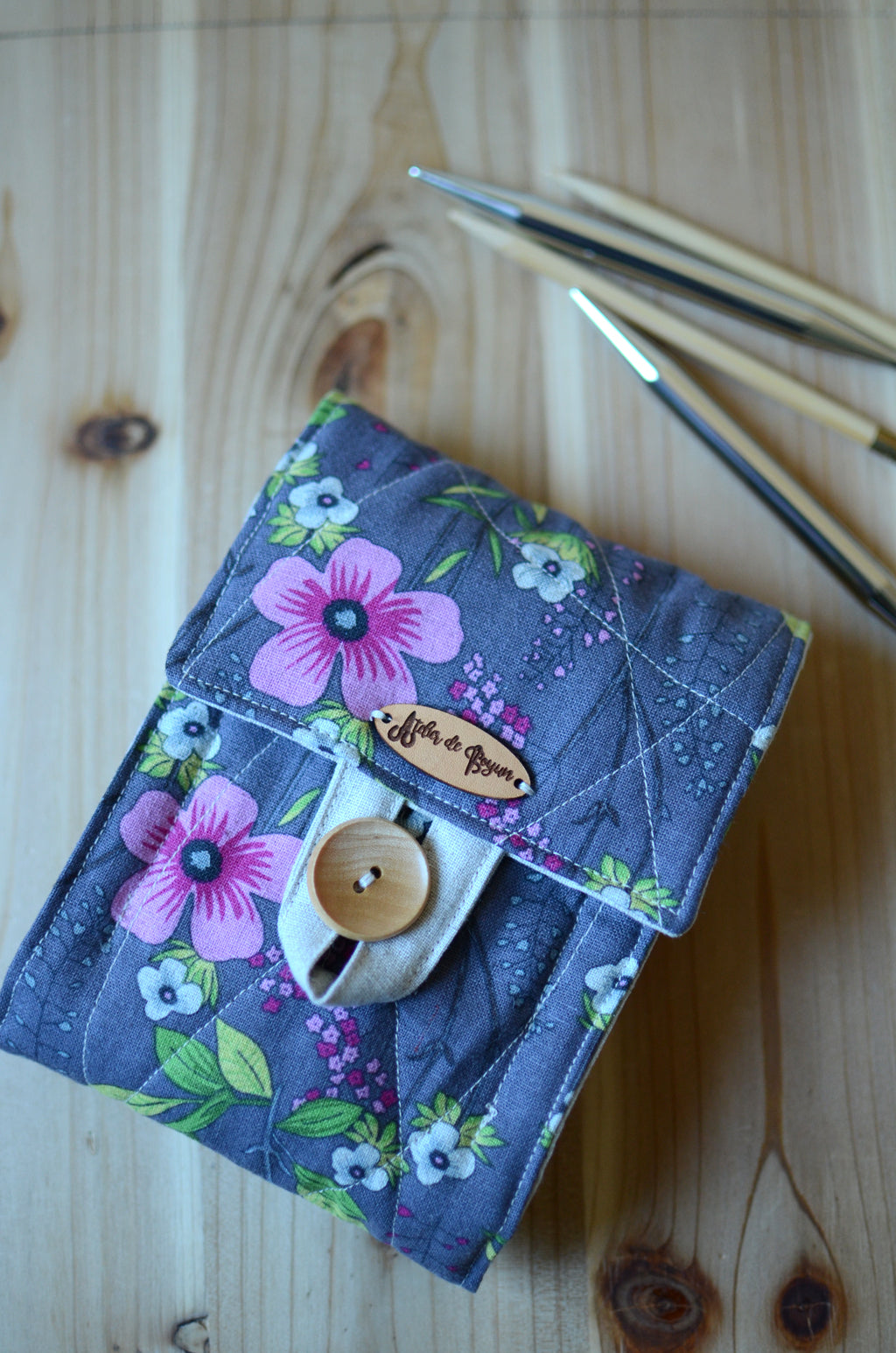 Knitting needle case for Interchangeable knitting needle set