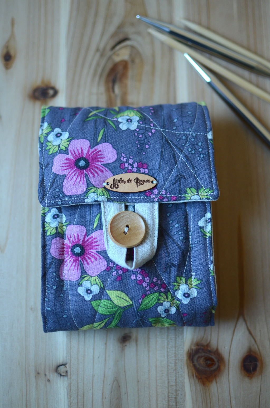 Knitting needle case for Interchangeable knitting needle set