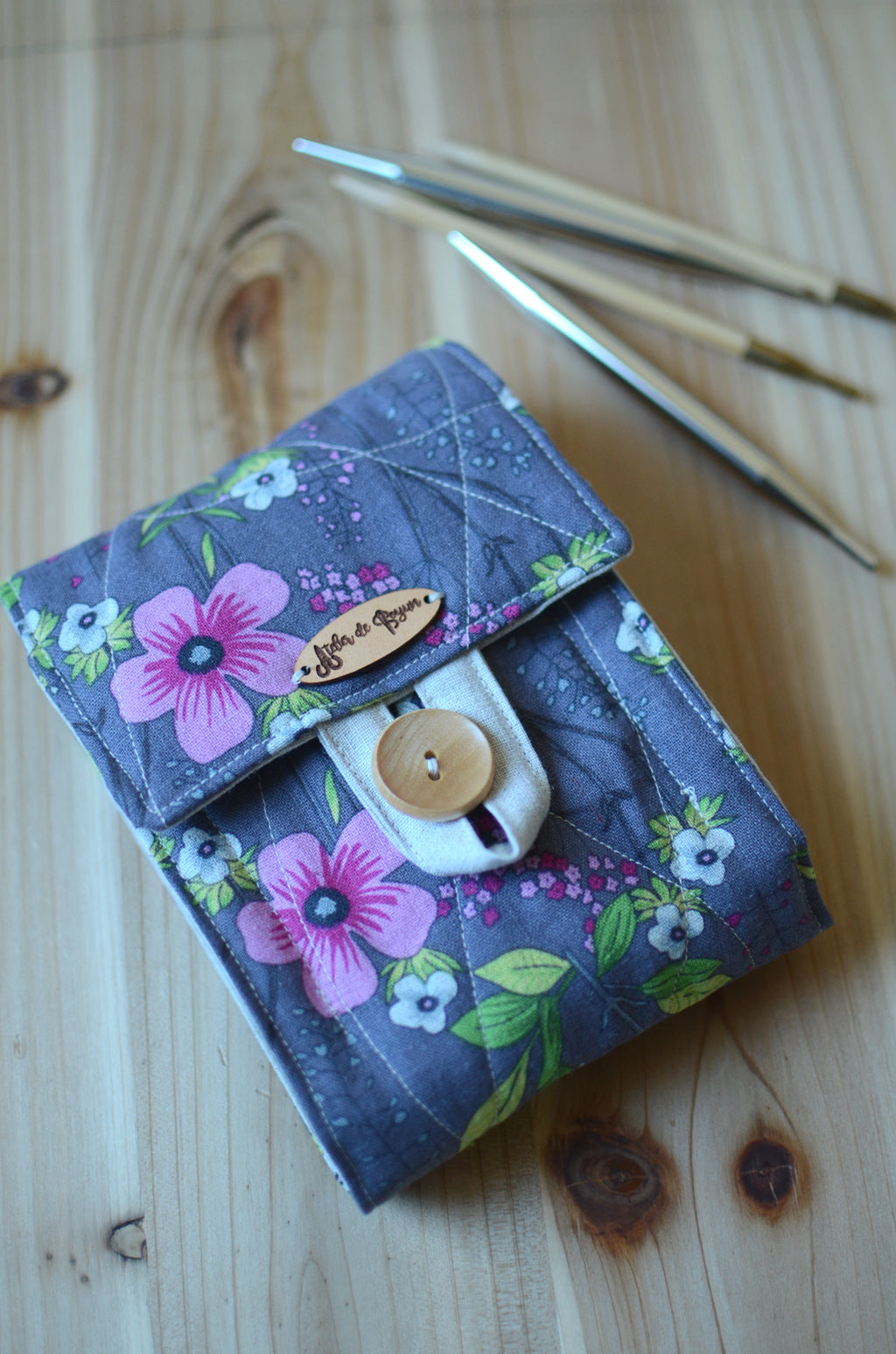 Mini knitting organizer in violet/ great for scissors, stitch markers, -  Atelier de Soyun