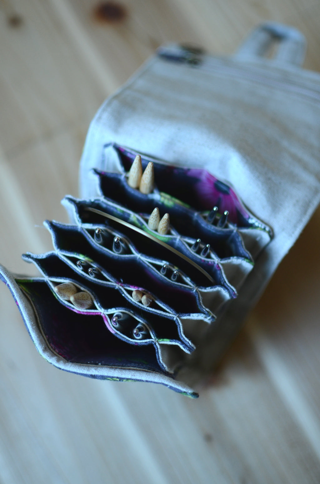 Gray Interchangeable Knitting Needle Case, Green Crochet Hook Roll, Tr –  EcoHip Custom Designs