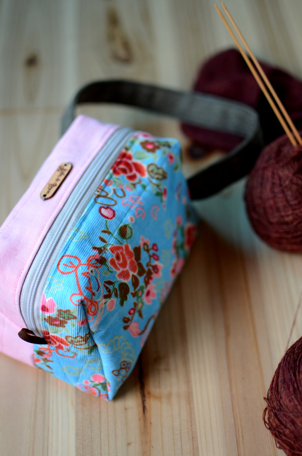 Small project bag for easy commuting/ light pink with festive floral