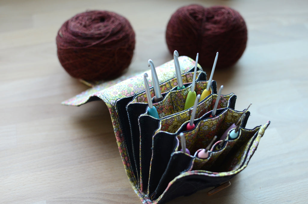 The most innovative crochet hook organizer: Charcoal Gray Grey - Atelier de  Soyun