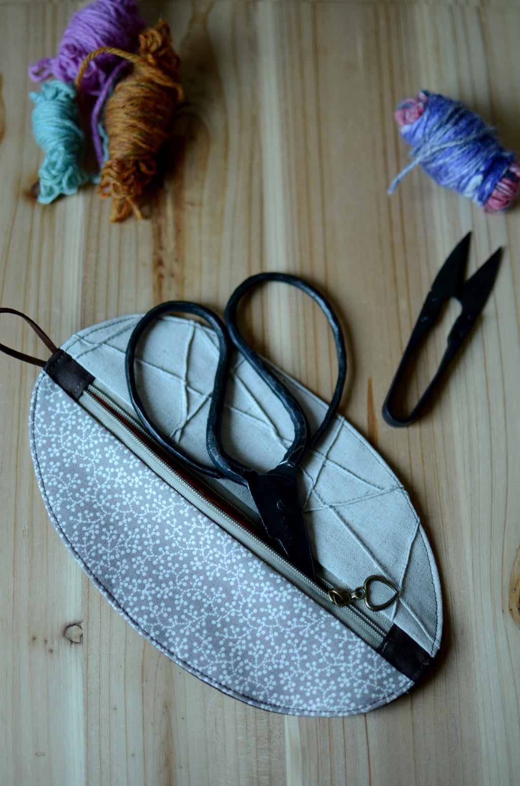 Notion pouch for scissors and knitting accessories