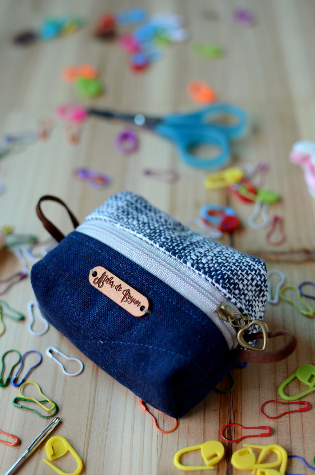 Stitch marker case/ gift idea for knitters and crochet lovers/ midnight blue