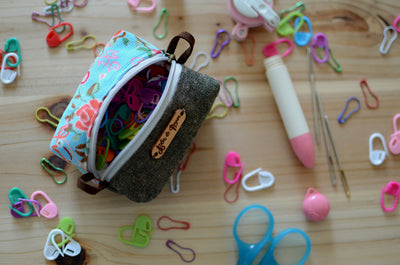 Stitch marker holder/ notion mini box pouch with zipper closure