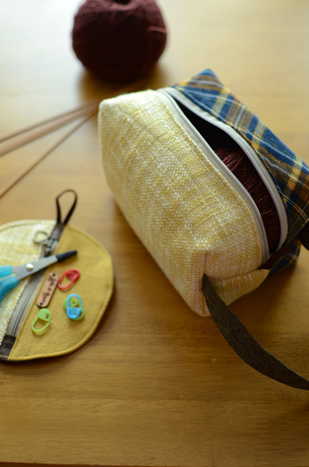 Sock knitting bag with handle